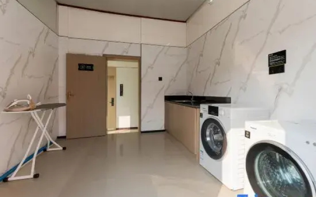 Yisu Qingju Hotel (Zhanqi Town Town Middle Road)