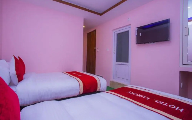 Oyo 303 Hotel Luxury