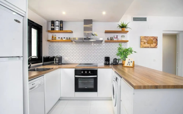 Beautiful 2 Bedrooms Apartment In Puerto Banus