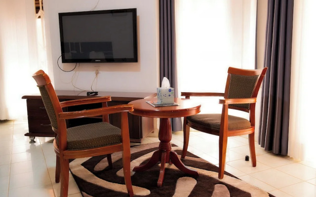 Romalo Hotel & Apartments