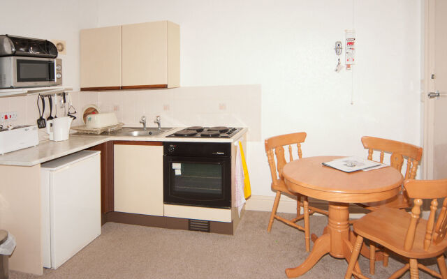 Lyndene Holiday Apartments