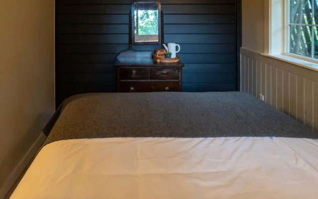 Barefoot Villas Cabin 2 Moose w/ Hot Tub