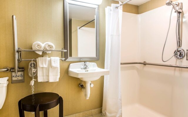 Comfort Inn & Suites
