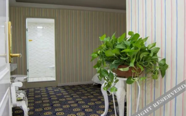Mai Guo Light House Hotel