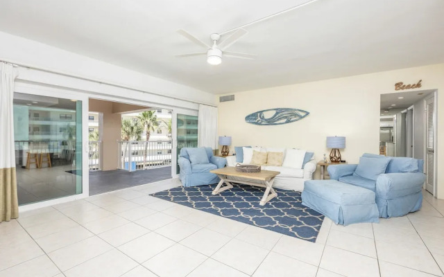 Jamaica Royale Beach View Tower by Beachside Management