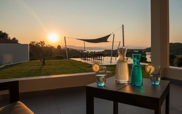 Ti Amo Secrets Diaporos Island Villas