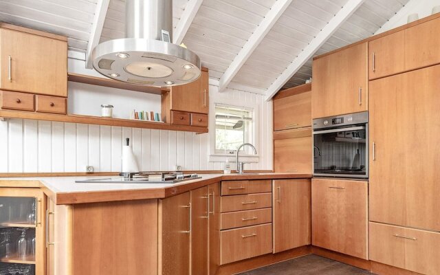 6 Person Holiday Home in Vaeggerlose