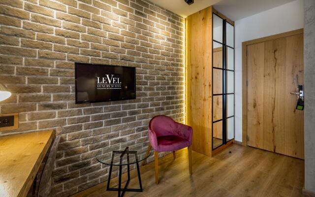 Level Luxury Suites