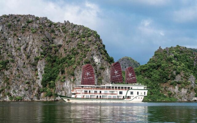 Heritage Line Ylang Cruise – Ha Long Bay & Lan Ha Bay