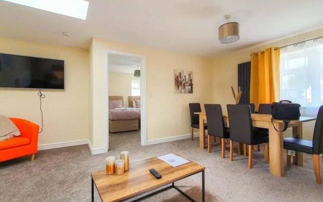 Charming 2-bed Apartment in Stroud
