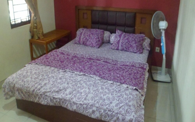 Villa Kota Bunga Violet