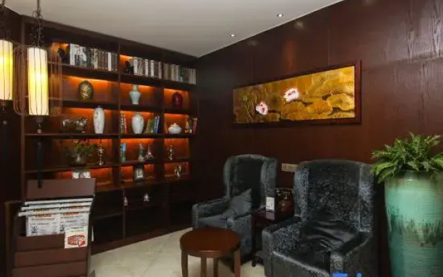Nanjing Yi Theme Home Hotel (Fuyang Plaza Suning Universal Tianrun Plaza Branch)