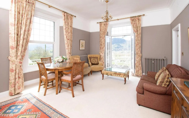 Plas Maenan Country House