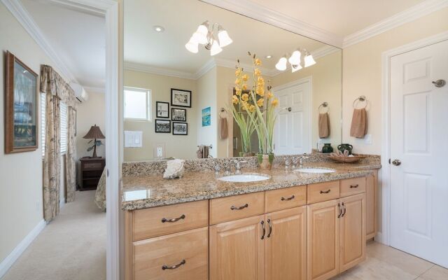 Kailua Beachside 4 Bedroom Home by RedAwning