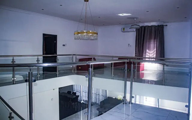 Exclusive Villa in 5 Hideout East Legon