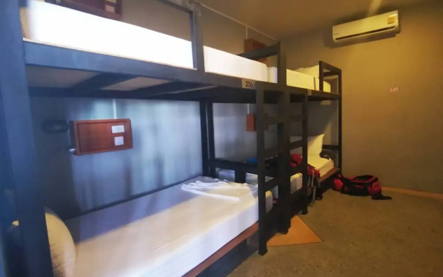 Leisure Hostel