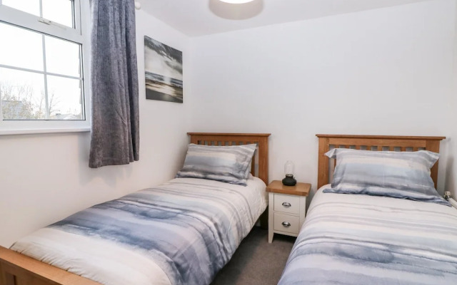 2 Seaview Cottages