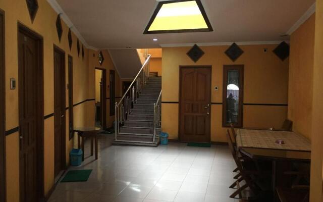 Hotel Alami near Alun-Alun Klaten