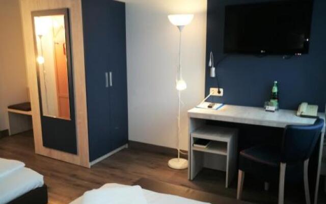 Hotel Near By