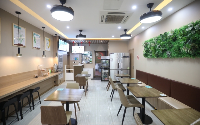 Qingmu Select Hotel (Shanghai Hongqiao Airport Longbai Xincun Subway Station)
