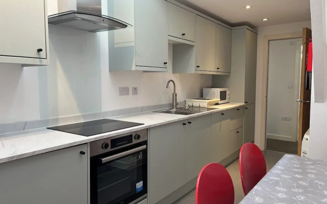 Armyn House Apartments