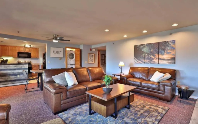 Beautiful 2 Bedroom Condo - Highridge B6