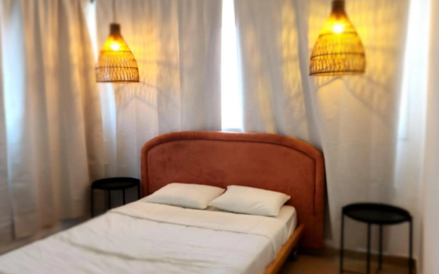 לוויס פלייס 5/2