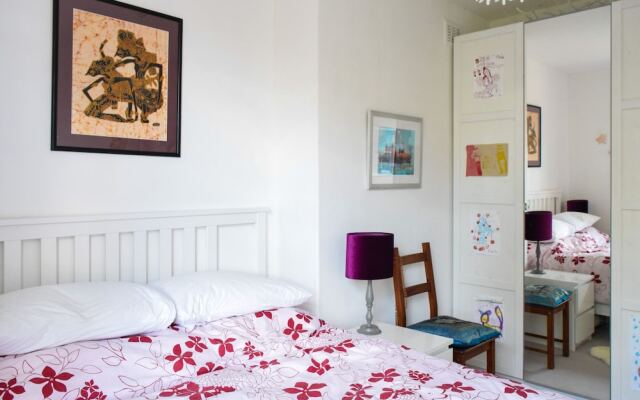 Charming 2 Bedroom Battersea Flat