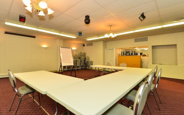 Canadas Best Value Inn and Suites Woodstock