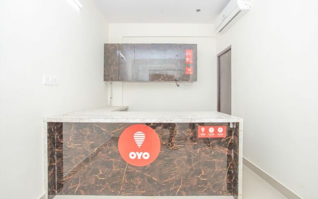 OYO 10475 PMR Hotel