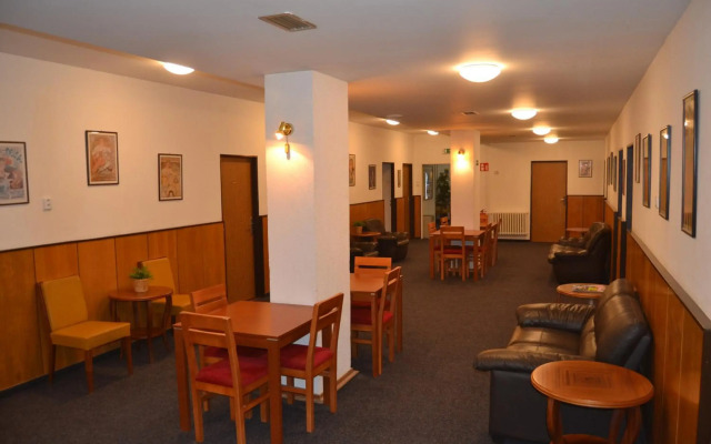 Hotel Bohemians