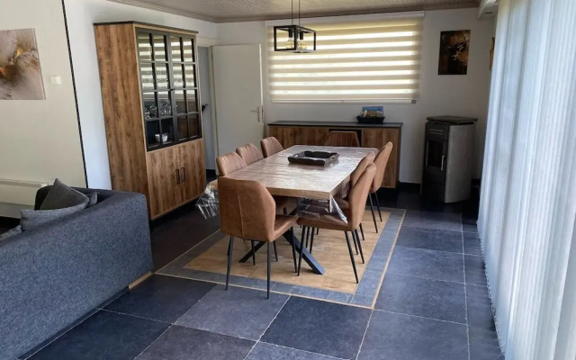 Luxurious Holiday Home with Hot Tub & Sauna in Houffalize