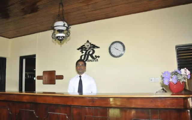 Hotel Randiya