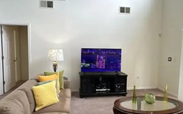 South Facing W/ Private Pool & Spa