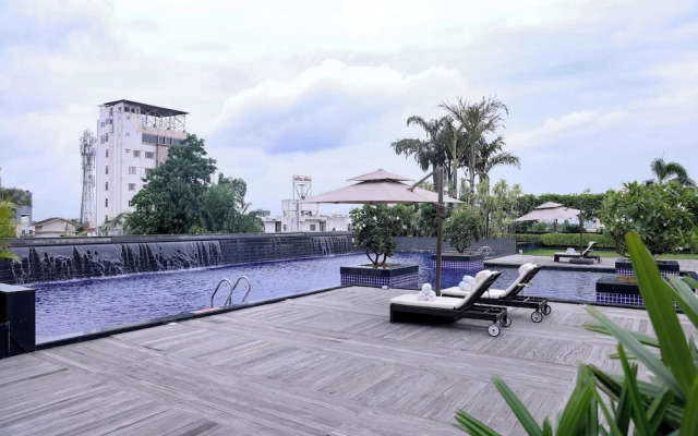 Balaji Sarovar Premiere Solapur
