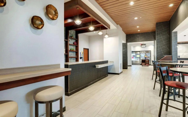 Quality Inn & Suites