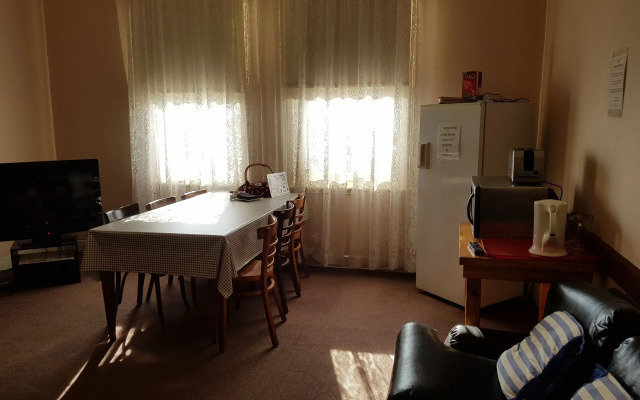 Madden's Commercial Hotel