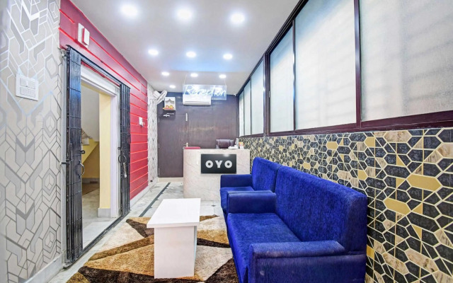 OYO Flagship 80558 Nirwana Gust House Newtown