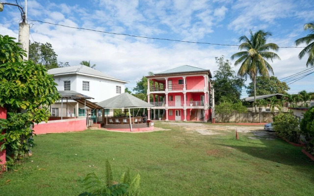 Santa Crest Hotel