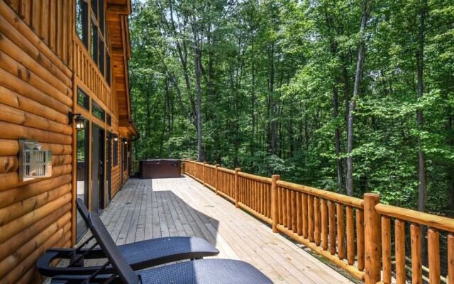 Hemlock Hideaway 6 Bedroom House