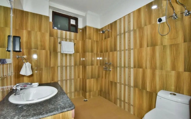 The Posh Hotel near Mall Road with Hassle Free Covered Parking