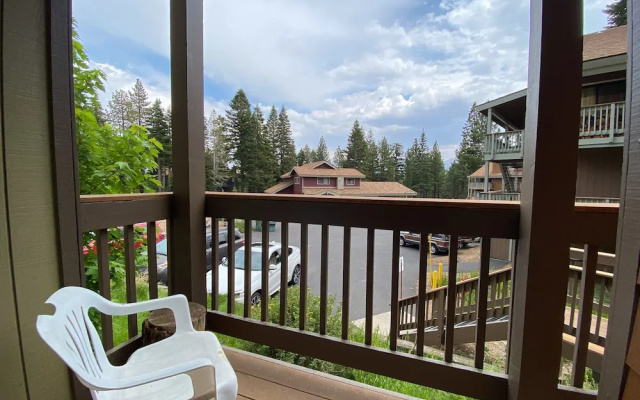 Hidden Valley Homestead - Near Hike/bike & More!
