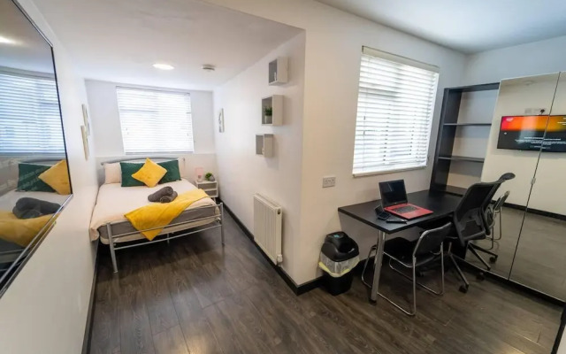 Large Studio Available on First Floor!