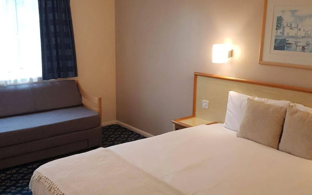 Travel Plaza Hotel
