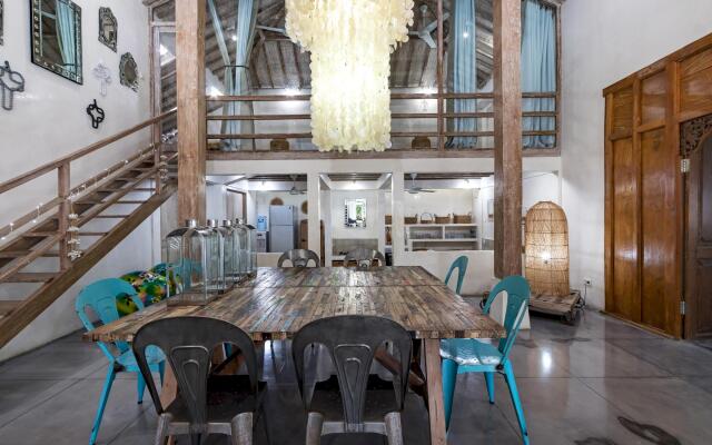 Villa Putih in Kuta with 4 bedrooms and 3 bathrooms