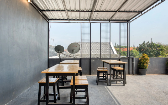 RedDoorz Syariah @ Jl. Cengger Ayam Dalam