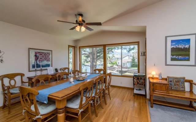 3BR 3BA Ideal Waterfront House South Lake Tahoe by RedAwning