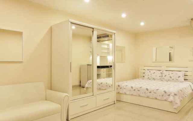 Pattaya Jomtien Holiday Apartments in Jomtien Beach Condominiums