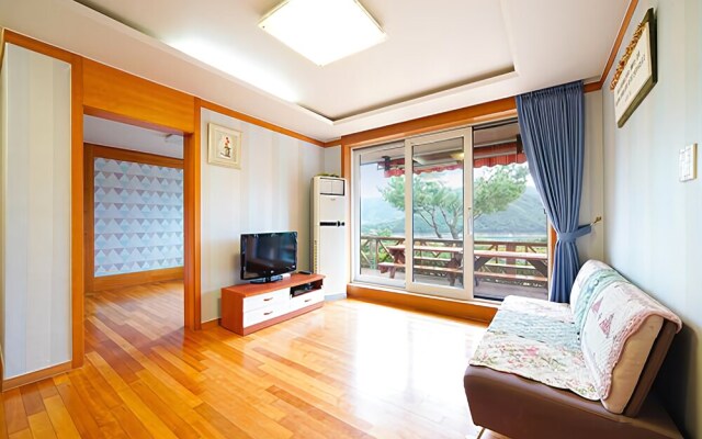 Chungju Morning Lake Pension