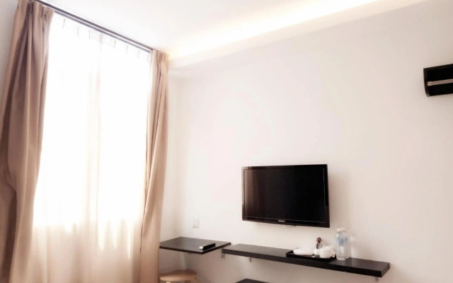 Sandy Hotel